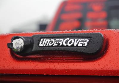 UnderCover - UnderCover UC4168S Elite Smooth Tonneau Cover