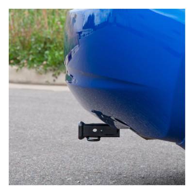 CURT - CURT 113783 Class I 1.25 in. Receiver Hitch - Image 3